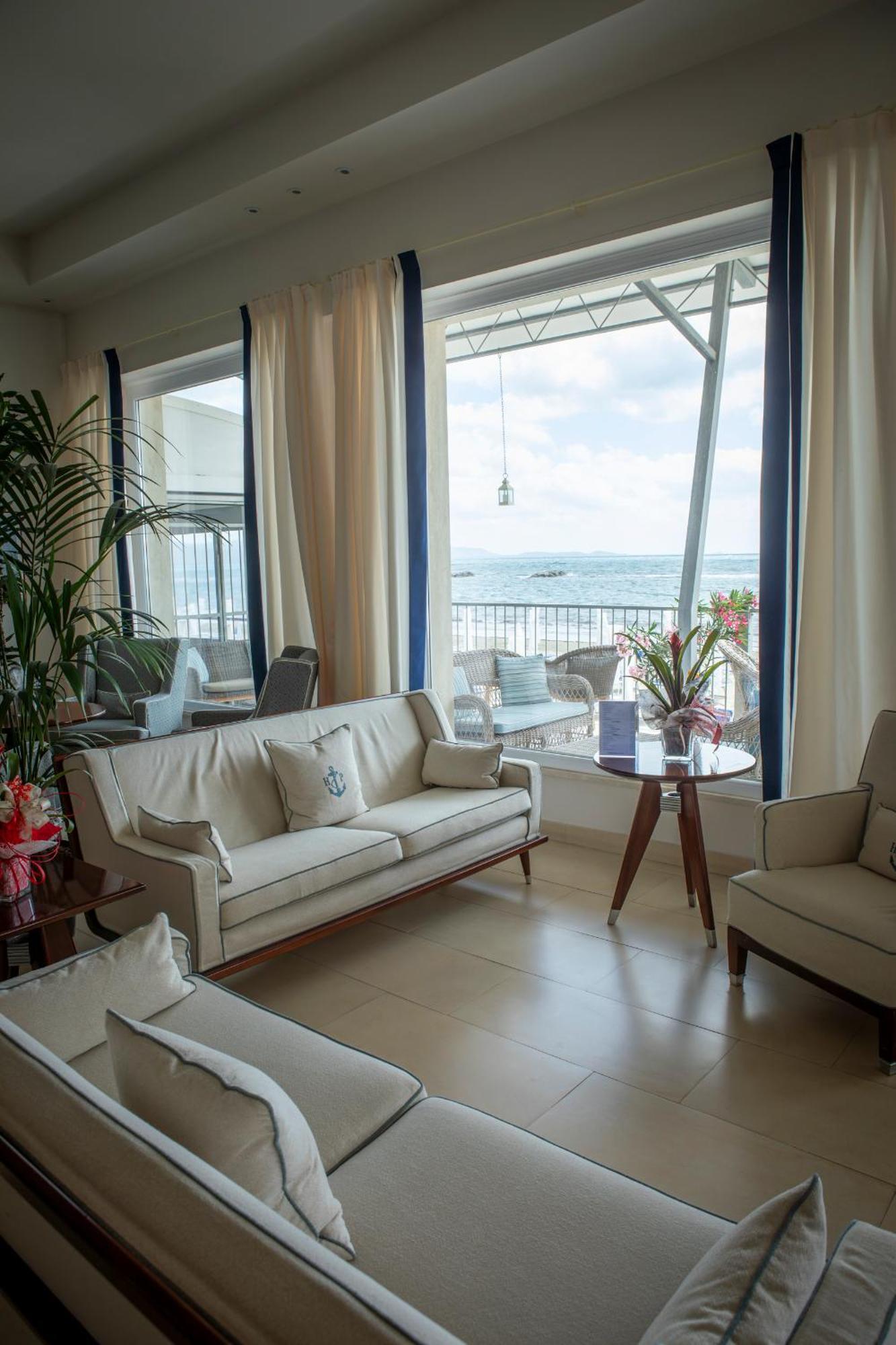 Hotel Parrini ฟอลลอนนีกา ภายนอก รูปภาพ