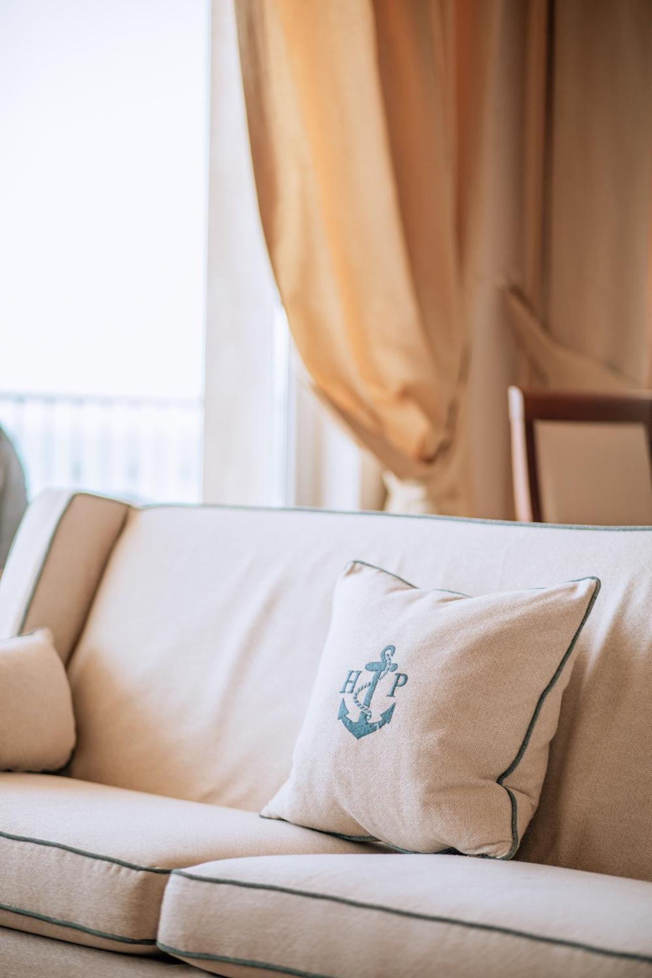 Hotel Parrini ฟอลลอนนีกา ภายนอก รูปภาพ